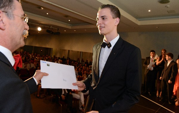 Diplomfeier 2013 Casino Luzern: KV-11 / TS-10 - Unsere erfolgreichen Absolventen